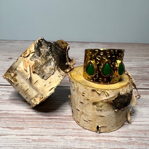 Gold Cuff Ring with Green Teardrops - Picture 3 of 7